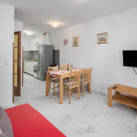 Elena Apartment