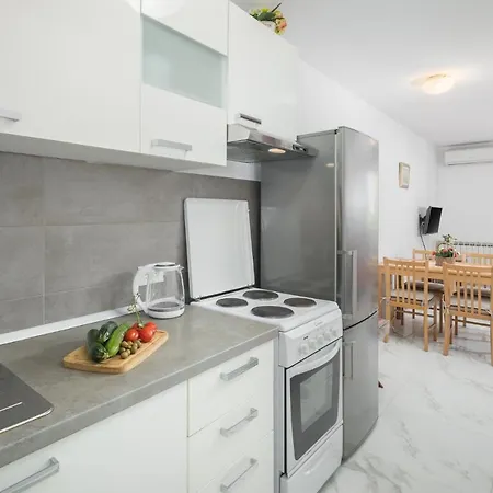 Apartment Elena