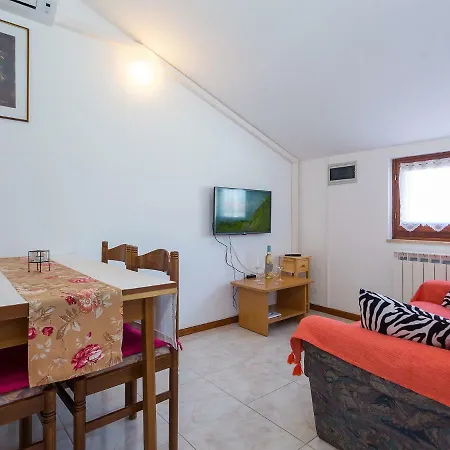 Apartment Elena