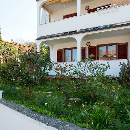 Elena Apartment